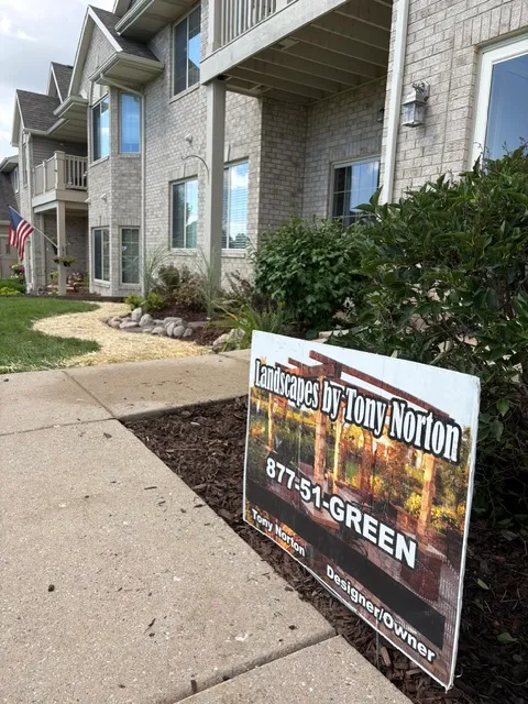 Plantings and landscape design in Kenosha - Kenosha, WI